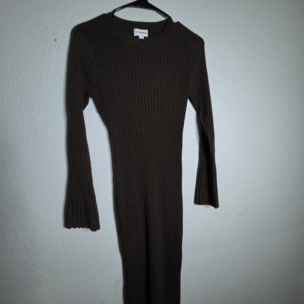 Chic Long Sleeve Ribbed Dress in Brown